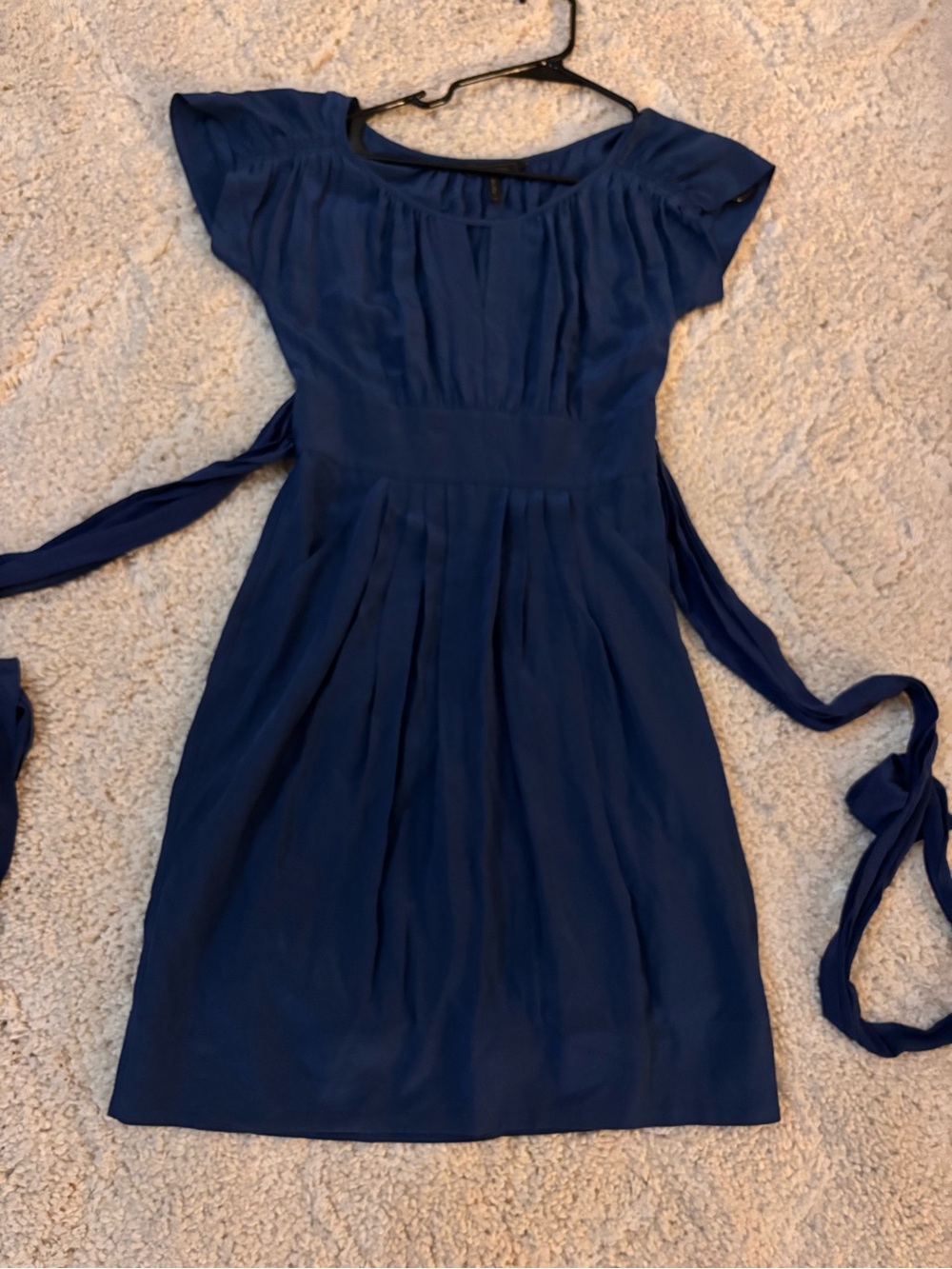 BCBGMAXAZRIA Dress Womens 2 Navy Blue 100% Silk Pleated Tie Waist Pockets